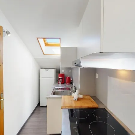 With 2 Bedrooms For 4 People In Annecy-le-vieux *