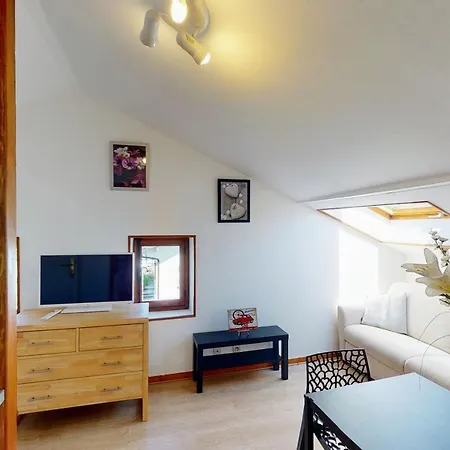 With 2 Bedrooms For 4 People In Annecy-le-vieux * Annecy