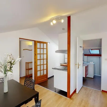 With 2 Bedrooms For 4 People In Annecy-le-vieux * Annecy