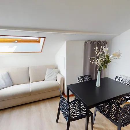 With 2 Bedrooms For 4 People In Annecy-le-vieux Annecy