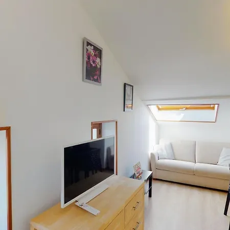 With 2 Bedrooms For 4 People In Annecy-le-vieux * Annecy